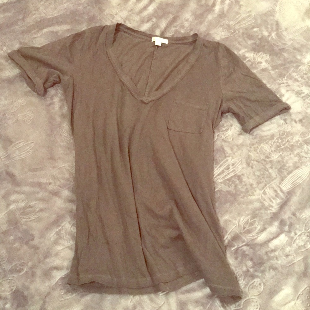🍋Gap V-Neck Tee with Pocket in Slate Gray